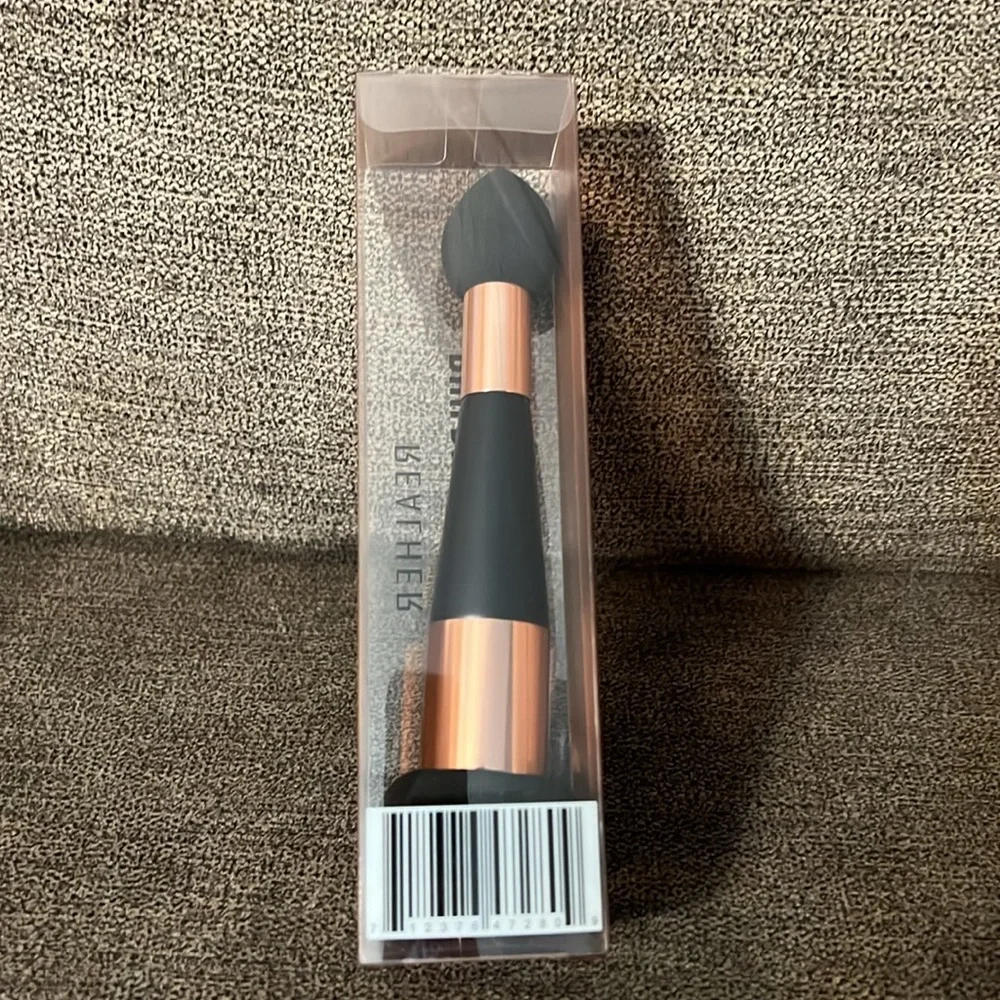 NEW REALHER Building My Empire Makeup Applicator Brush New in Box